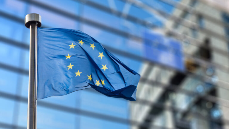 CBAM, Urso: “Revisione urgente per mantenere competitiva l’industria europea”