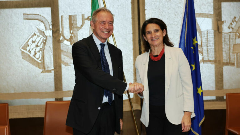 UE: Urso incontra vicepresidente Commissione Ribera, focus su siderurgia, chimica, rinnovabili e auto