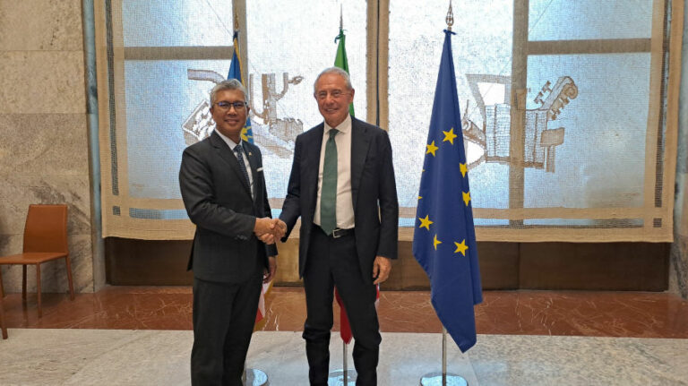 Italia-Malesia: Urso incontra Ministro Zafrul Aziz
