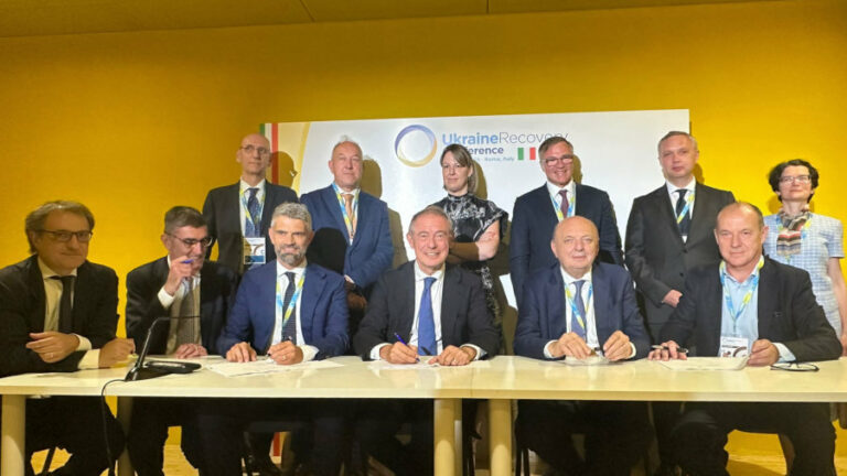 Firmato l’accordo di programma per il rilancio del polo siderurgico di Piombino