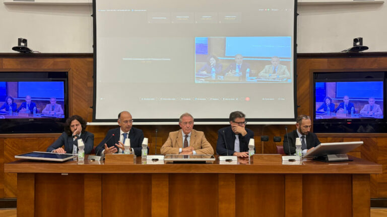 Stm: azienda annuncia al Mimit ritiro degli esuberi per lo stabilimento di Agrate