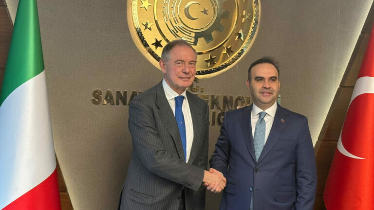 Italia-Turchia: Urso, “40 miliardi di interscambio e 25 miliardi di investimenti entro il 2030”