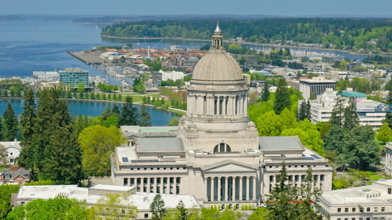 Italia-USA: Urso in volo verso Washington. Missione per cooperazione industriale su Spazio, IA e materie prime critiche