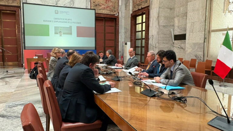Mimit: incontro Urso-Orsini e Invitalia su revisione e semplificazione procedure contratti di sviluppo