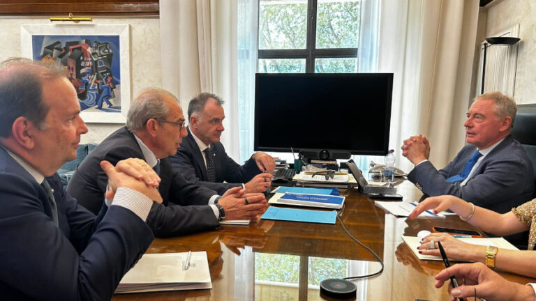 Mimit: Urso incontra Orsini, focus su competitività e semplificazioni per le imprese