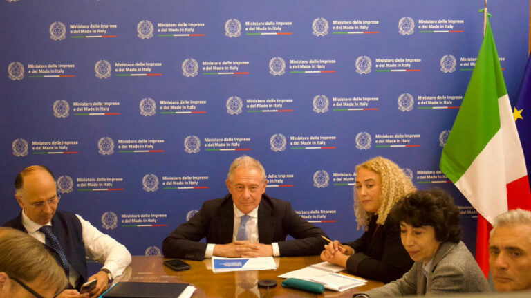 UE: Urso incontra Séjourné, focus su Industrial Accelerator Act, revisione Regolamento CO₂ e Critical Raw Materials Act