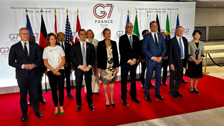 G7: Urso porta a Parigi il modello italiano su IA e data center, “autonomia strategica e visione antropocentrica per governare l’IA”