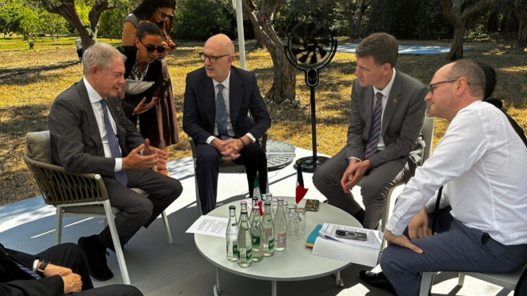 Italia-Francia, Urso incontra i ministri Lescure, Martin e Baptiste