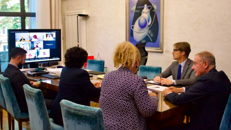 Italia-Arabia Saudita: Urso incontra il ministro Alswaha, "Insieme per rafforzare cooperazione su telco, AI, data center e space economy"