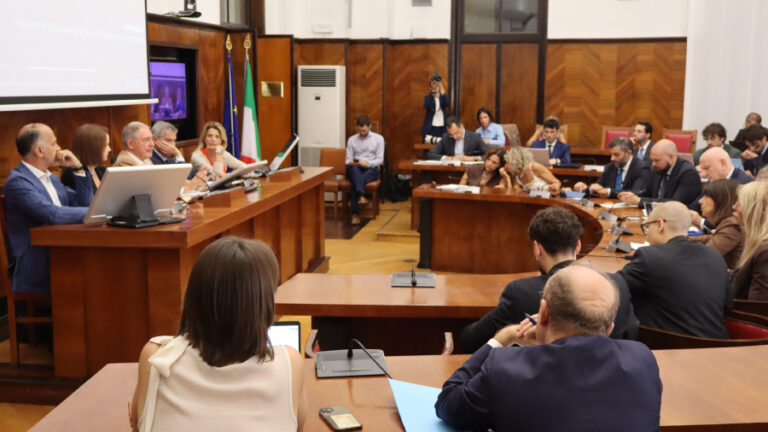 Imprese: Urso incontra le Regioni, "Definiamo insieme comparti e aree di accelerazione industriale"