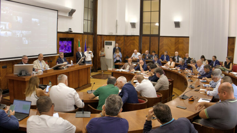 Ex Ilva: al Mimit incontro tecnico con i sindacati