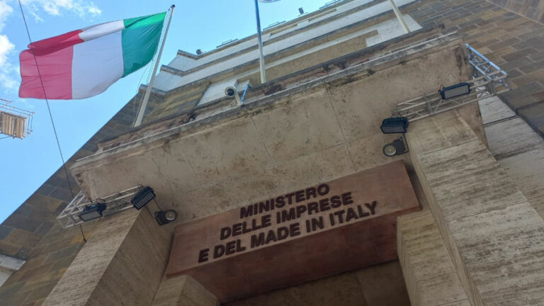 Data Center: ok Cdm a strategicità per due investimenti in Lombardia e Sardegna per 6,8 mld